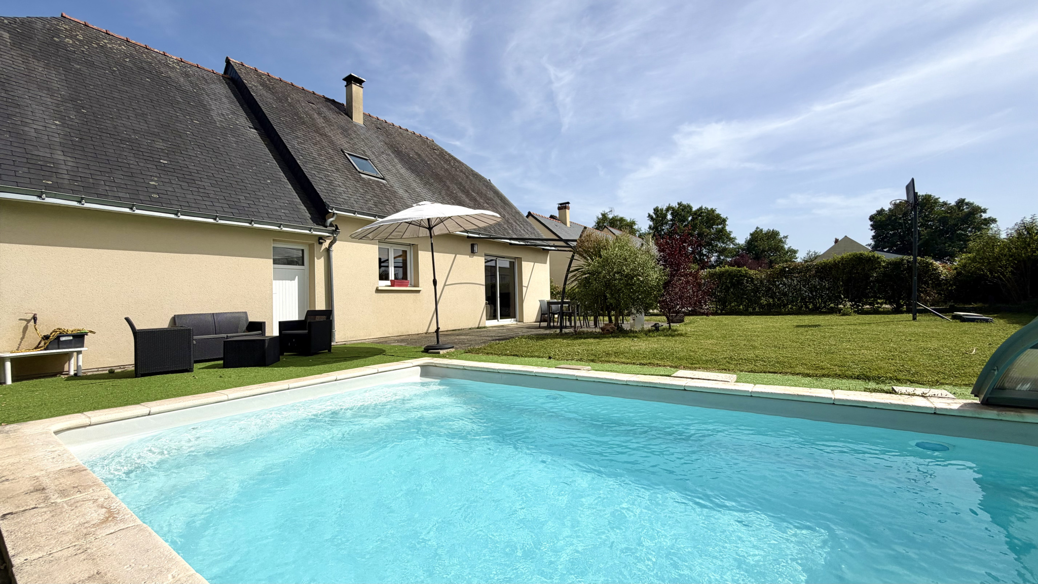 A VENDRE MAISON BÉCON LES GRANITS